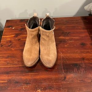 Diba True western short booties